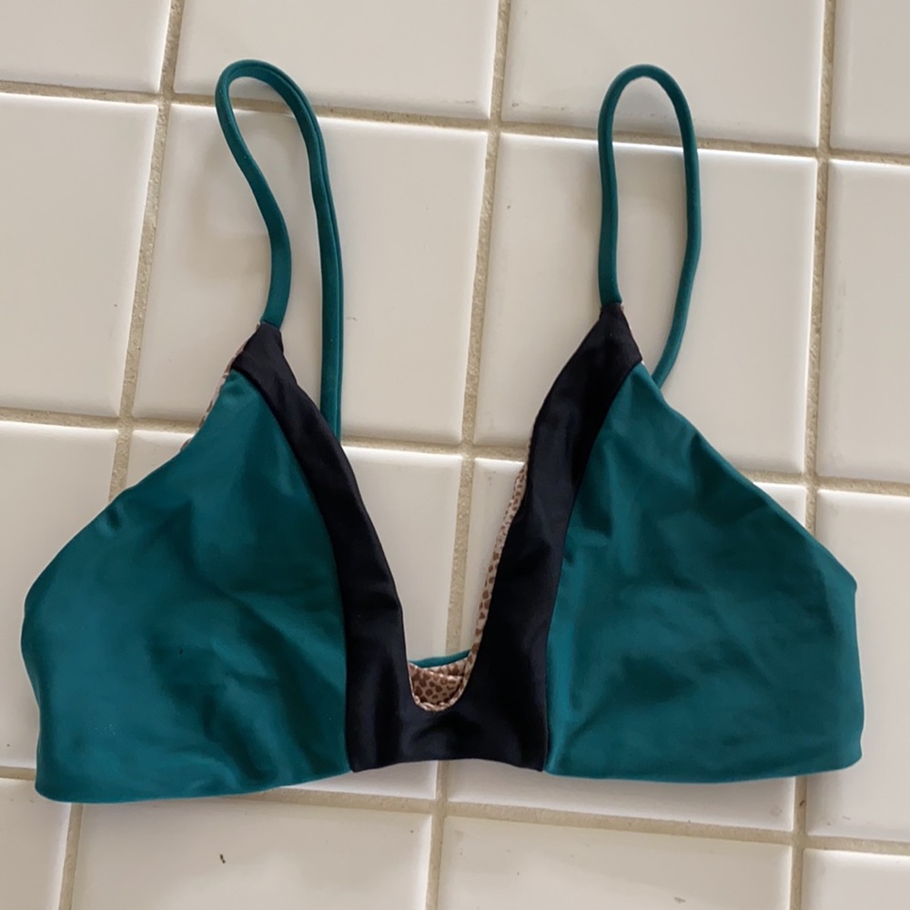 Acacia too- size S. Jade green and black